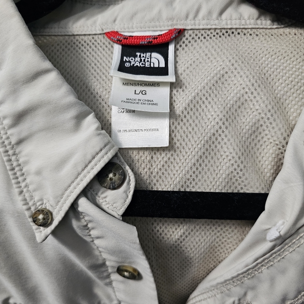 The North Face Beige Cotton Utility Hiking Fishing Short-Sleeve Button Down - Picture 2 of 4
